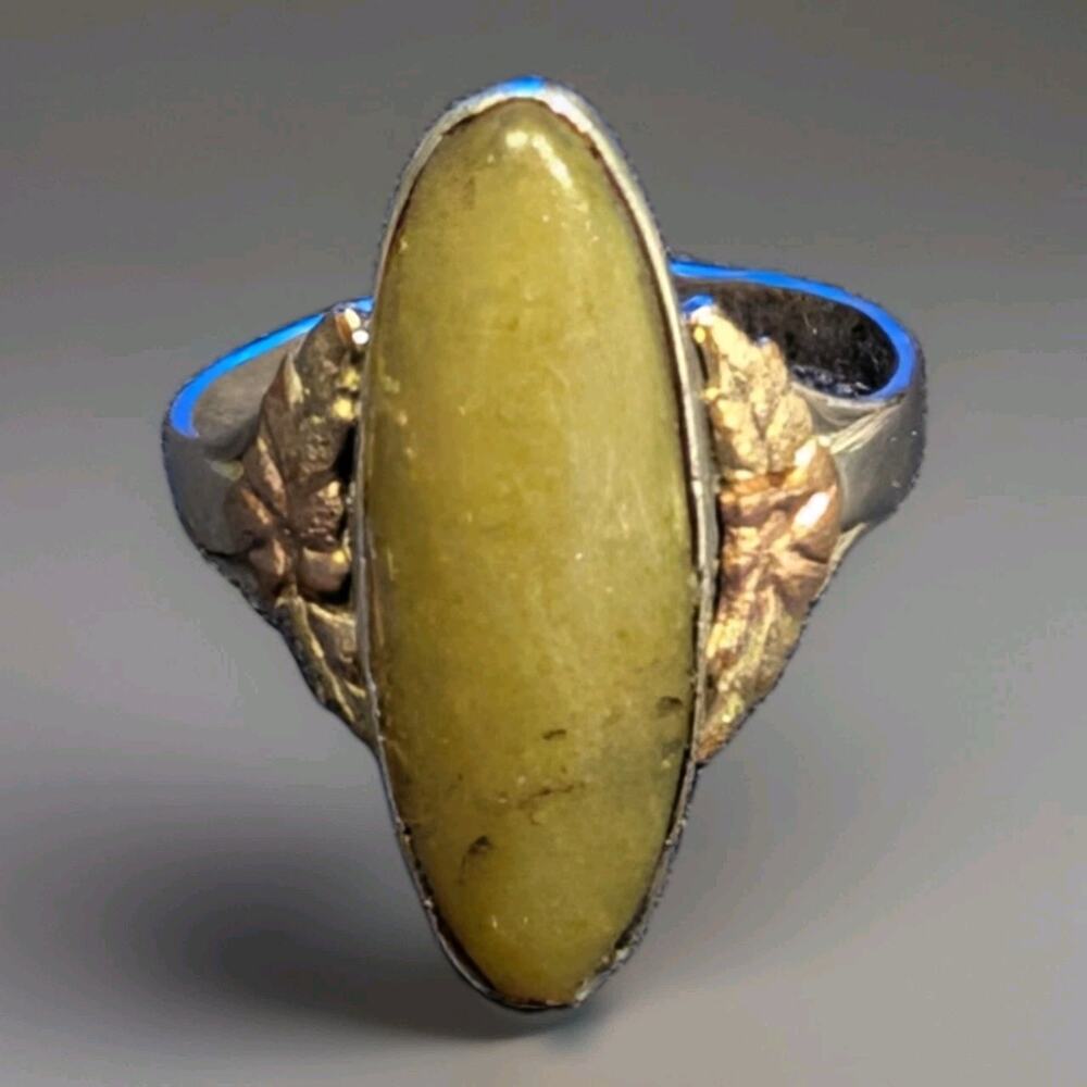 Sterling Silver With Gold Nephrite Jade Ring 3.63 gm Cabochon Ring Size 7.75